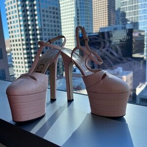 Gucci Platform Leather Pumps nude pink